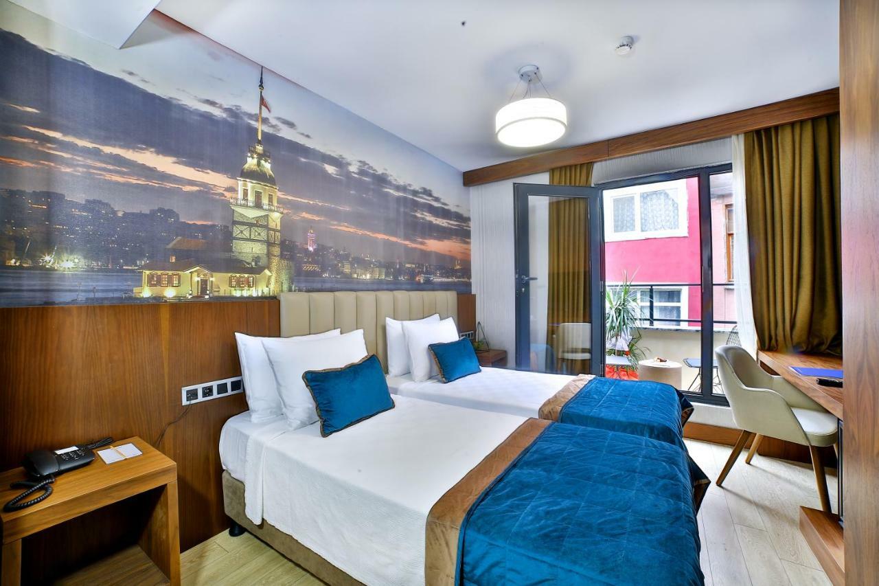 Queen Room with Balcony