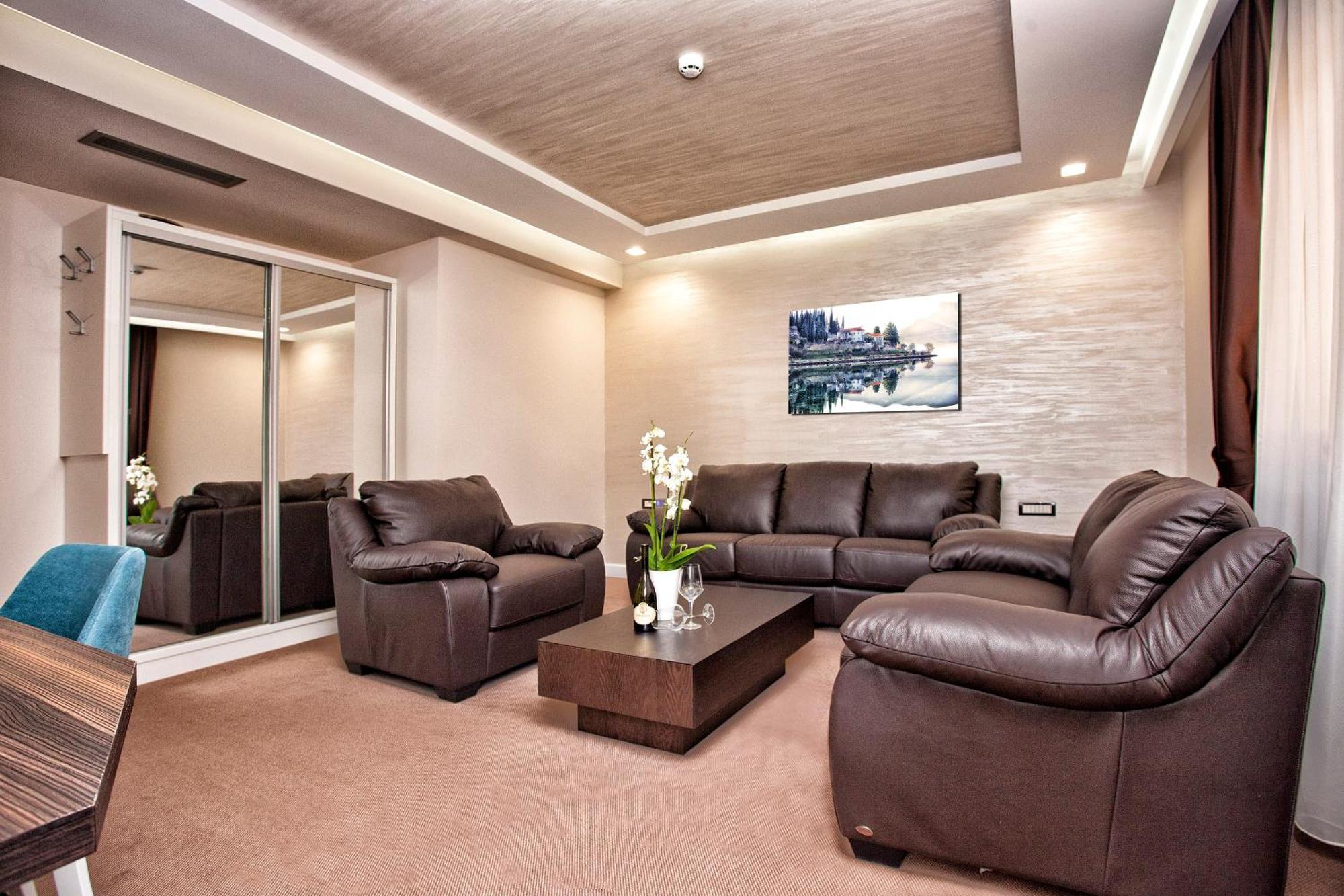 One-Bedroom Suite