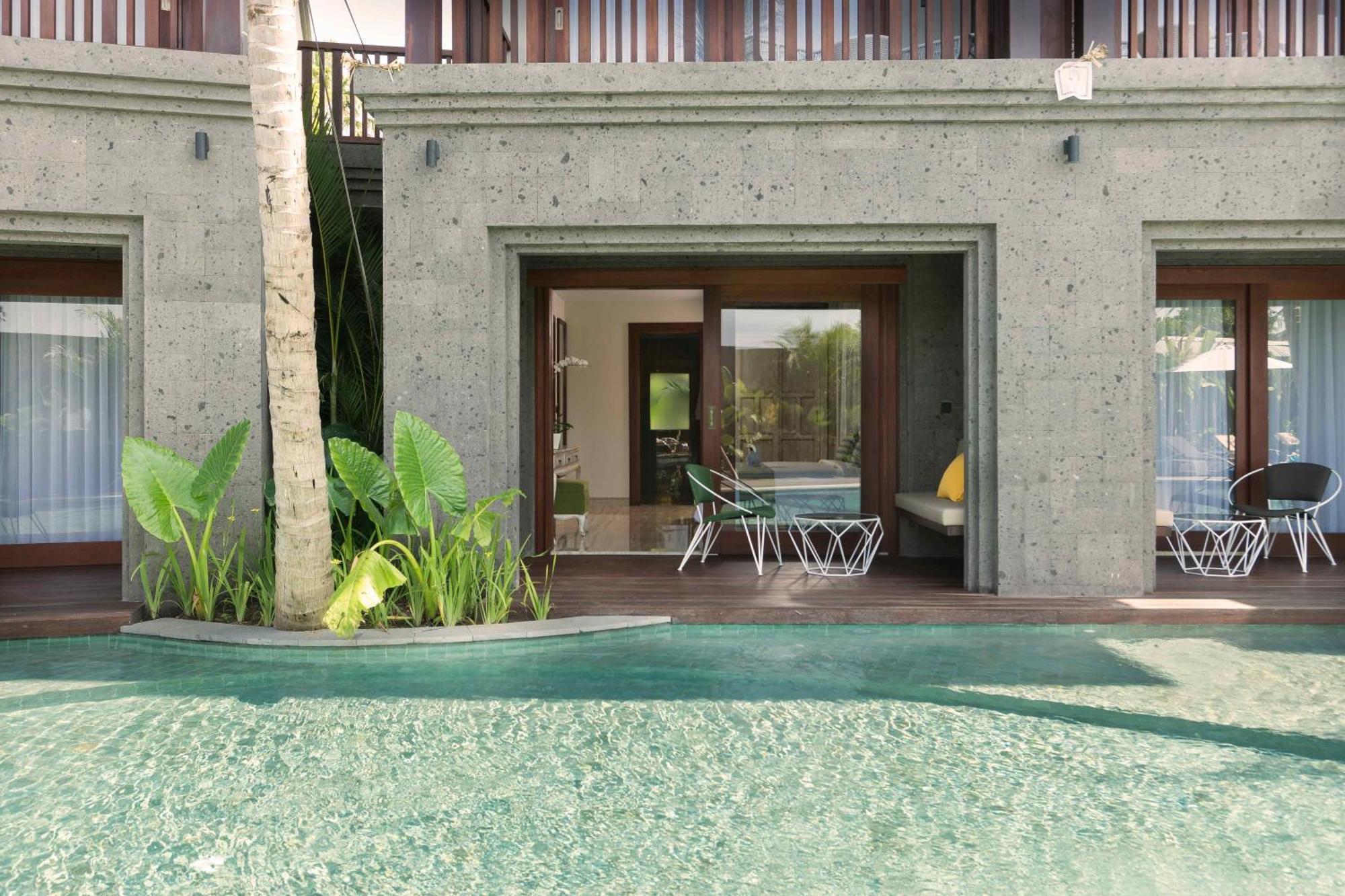 Suite with Lagoon Access