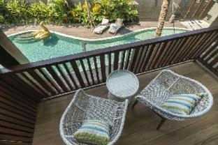 Suite Double Room with Pool View