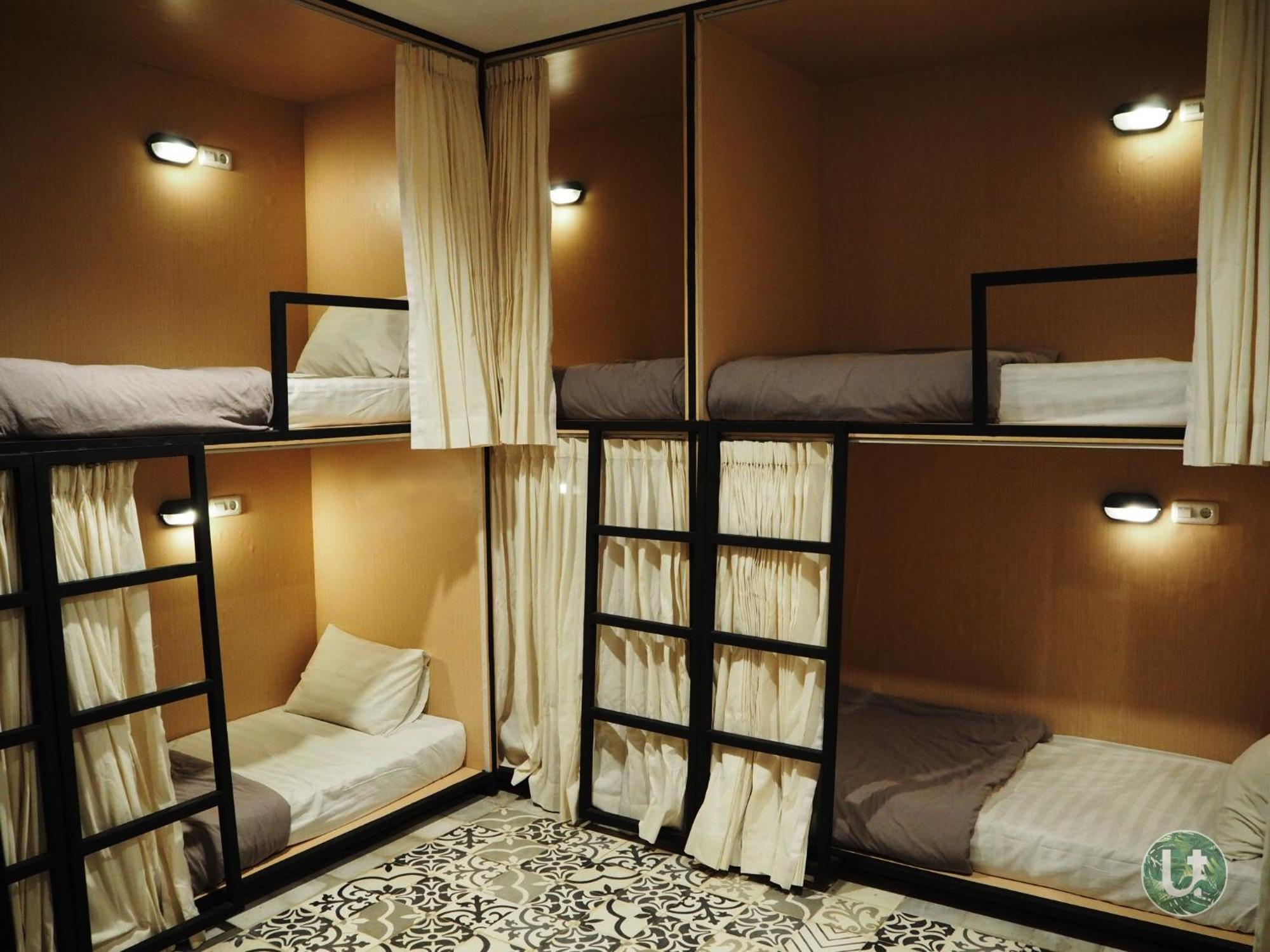 Bed in 10-Bed Mixed Dormitory Room