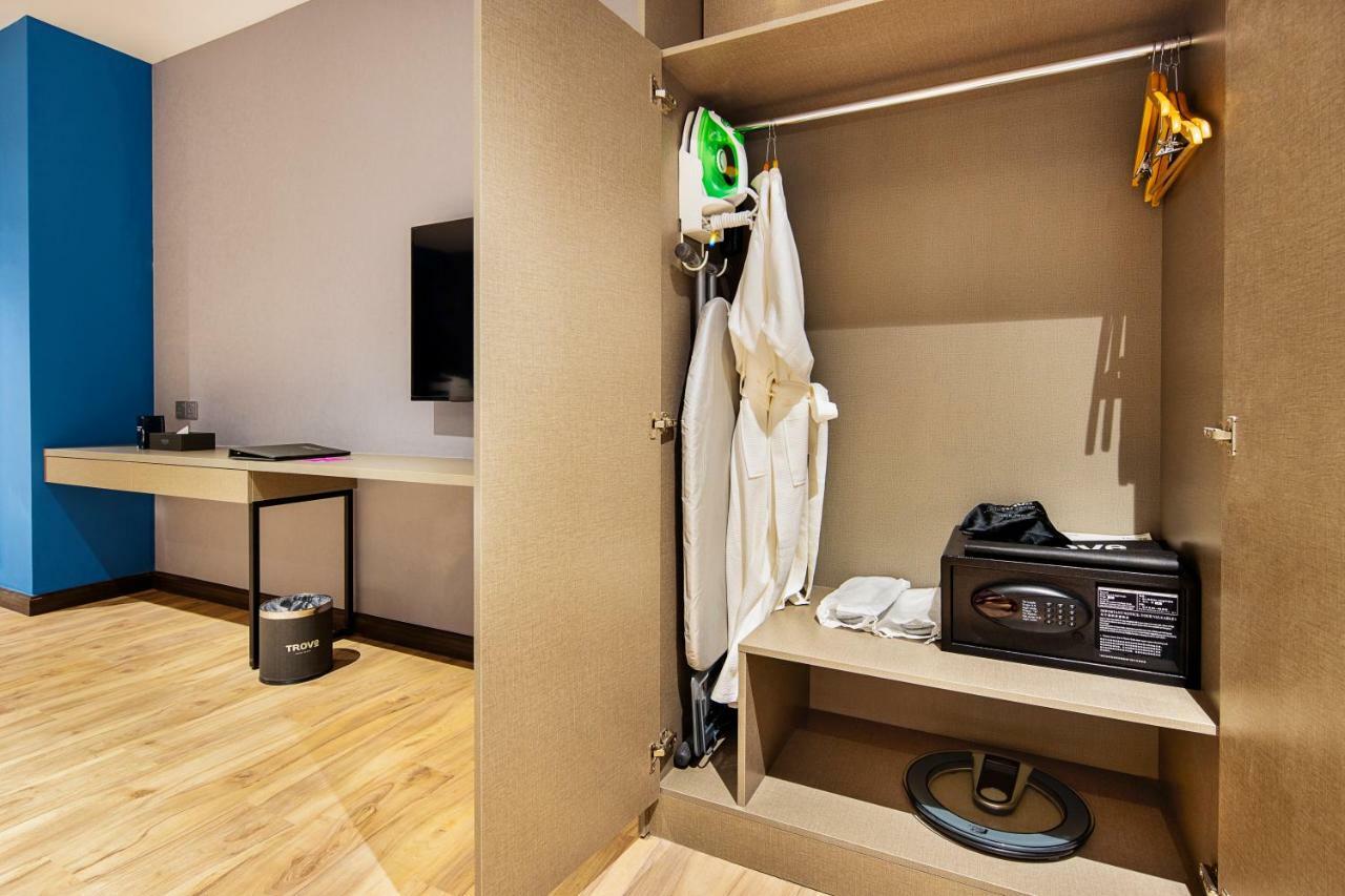 Executive Deluxe King and Twin Room