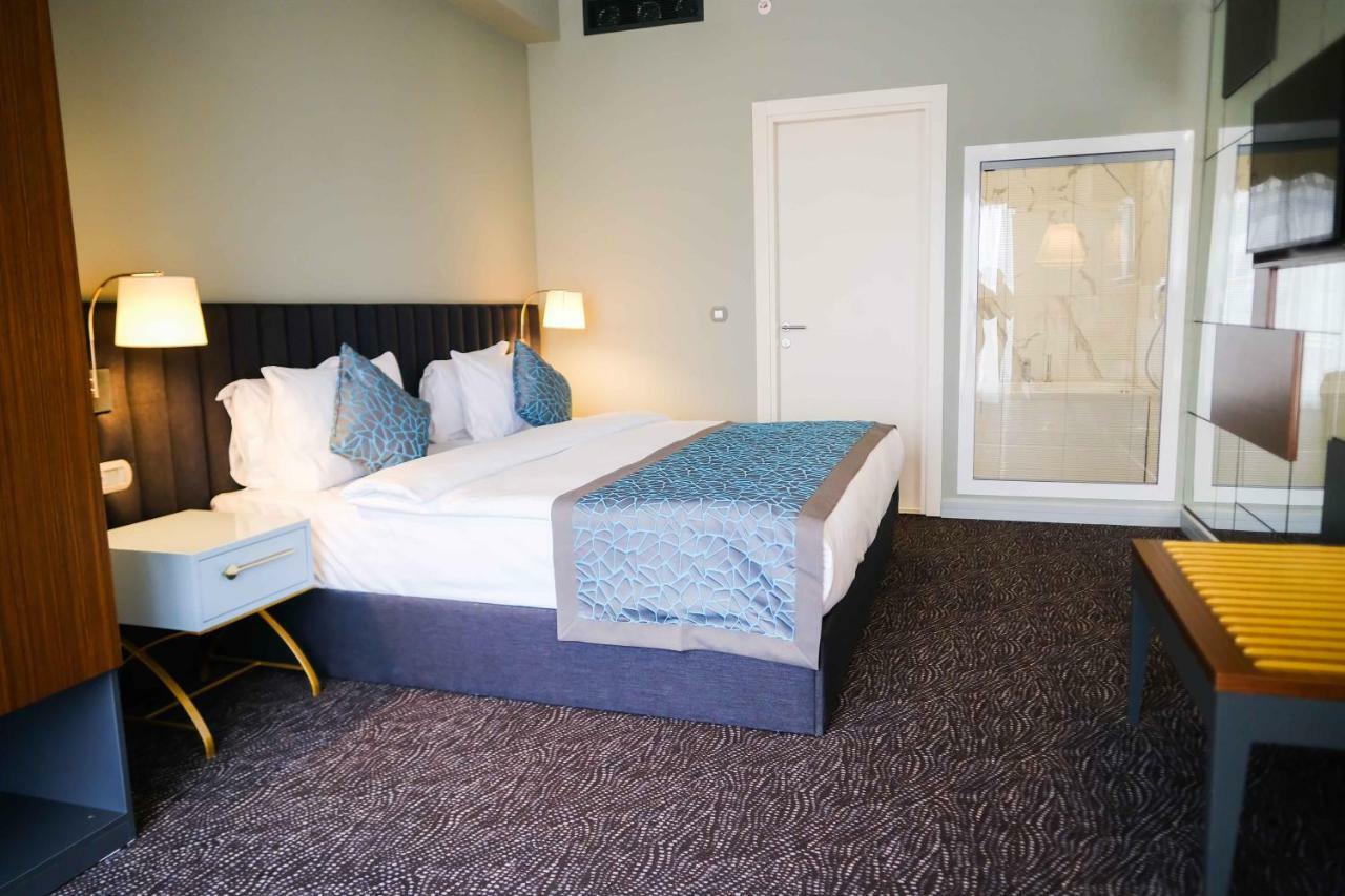 Executive Suite with Jacuzzi and Terrace