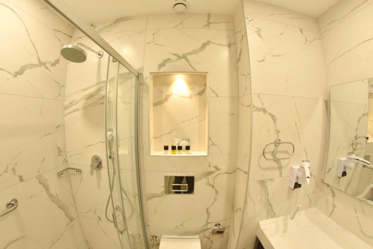 Deluxe Family Suite