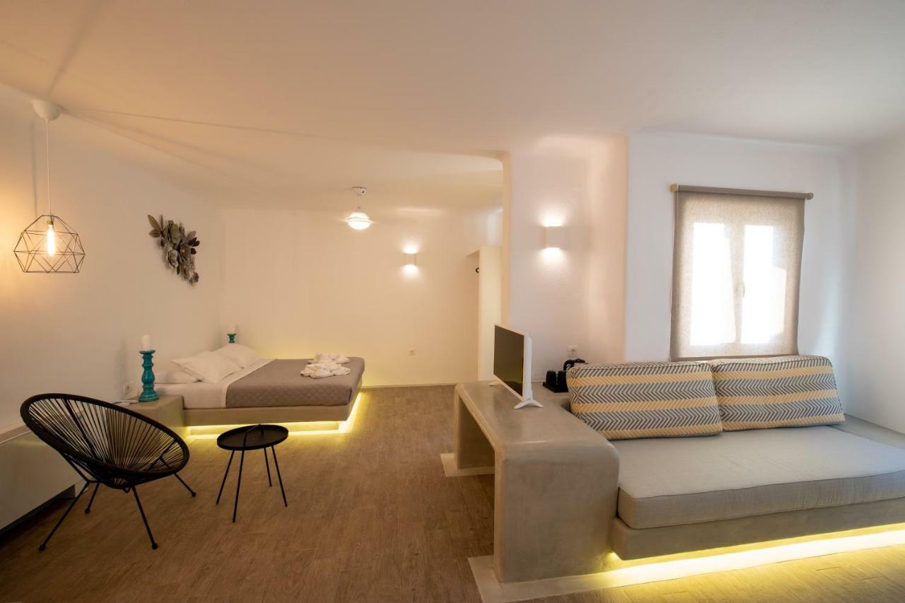 Suite - Split Level with Pool & Sea View