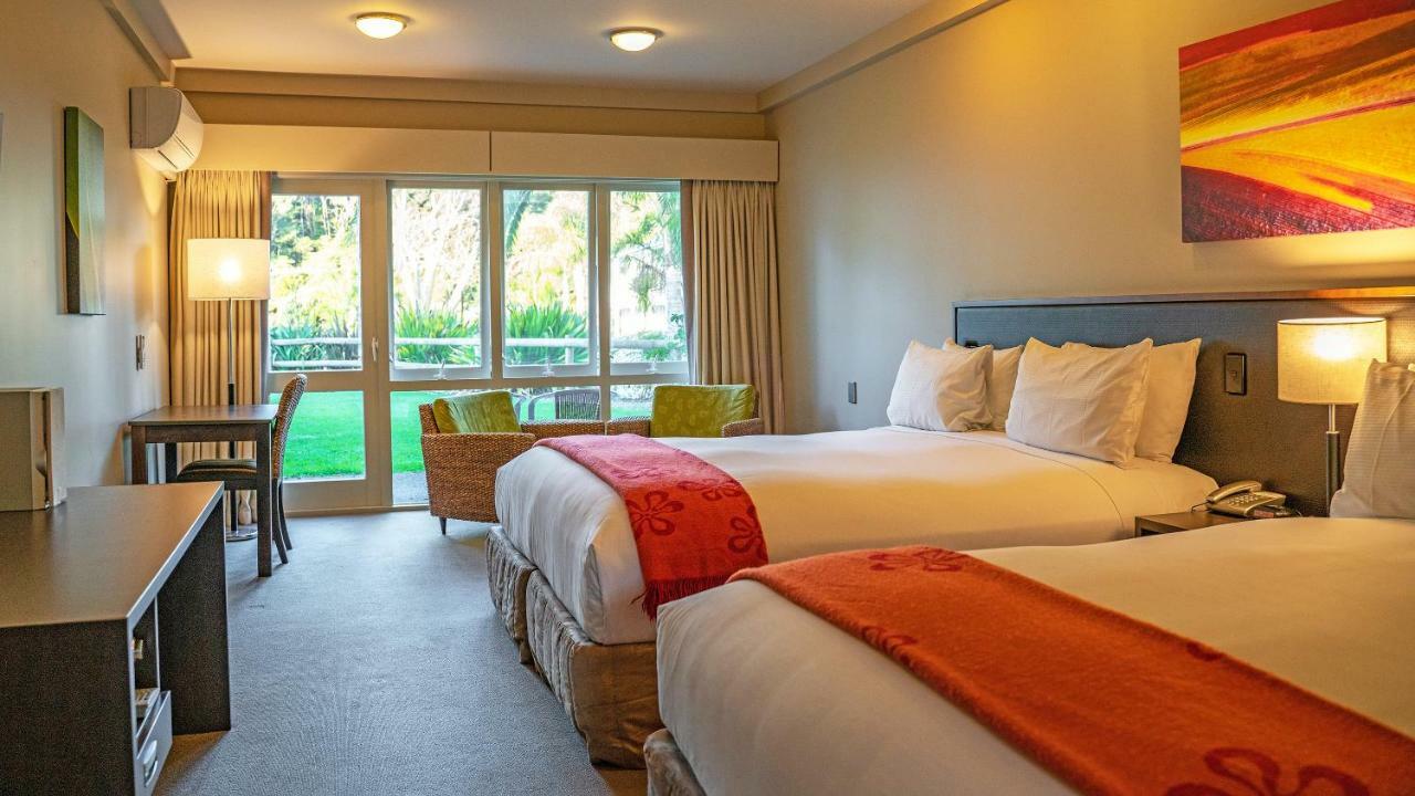 Standard Twin Room with one King and one Queen Bed