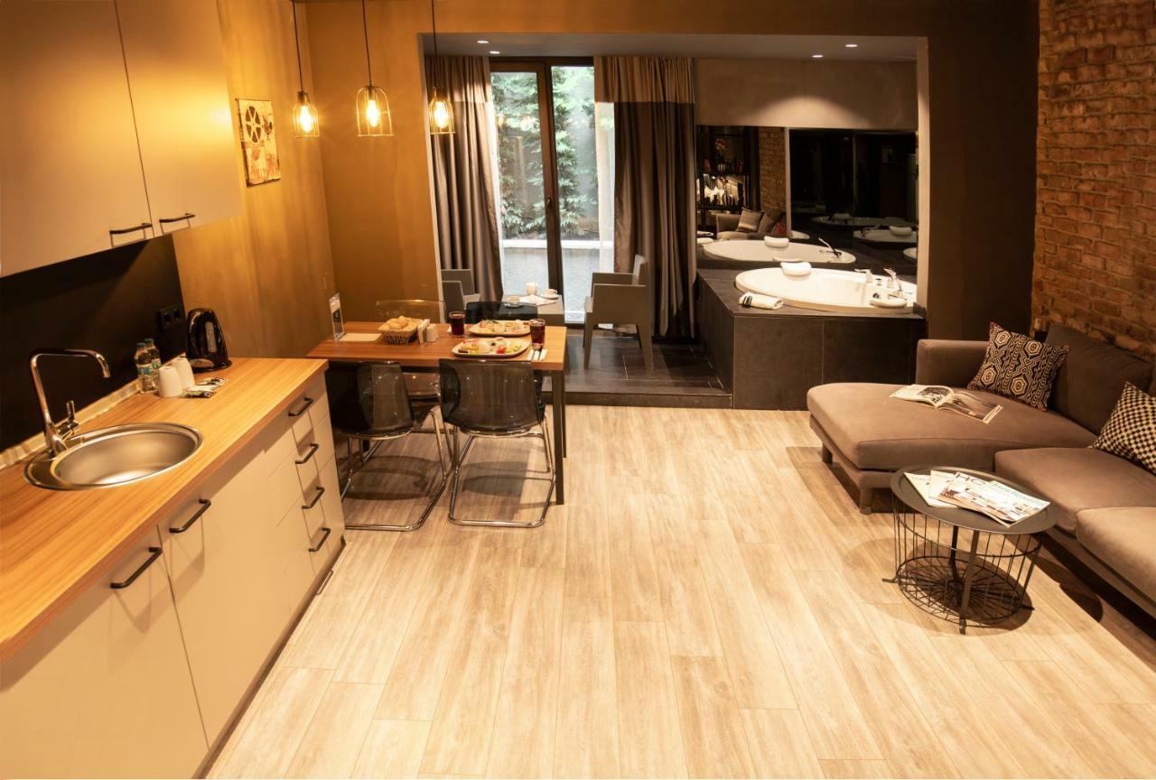 Garden Suite with Jacuzzi