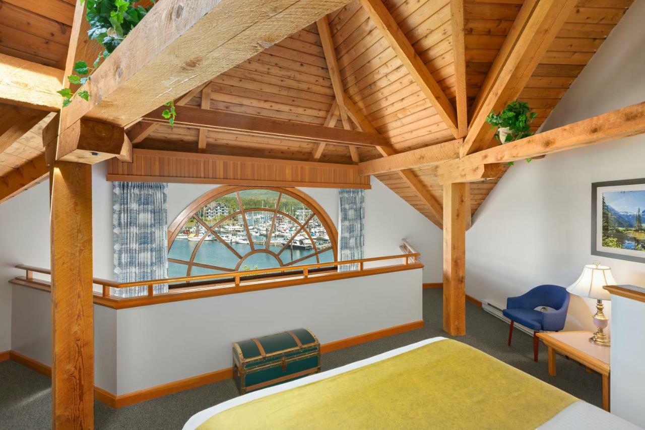 Harbor Master Suite