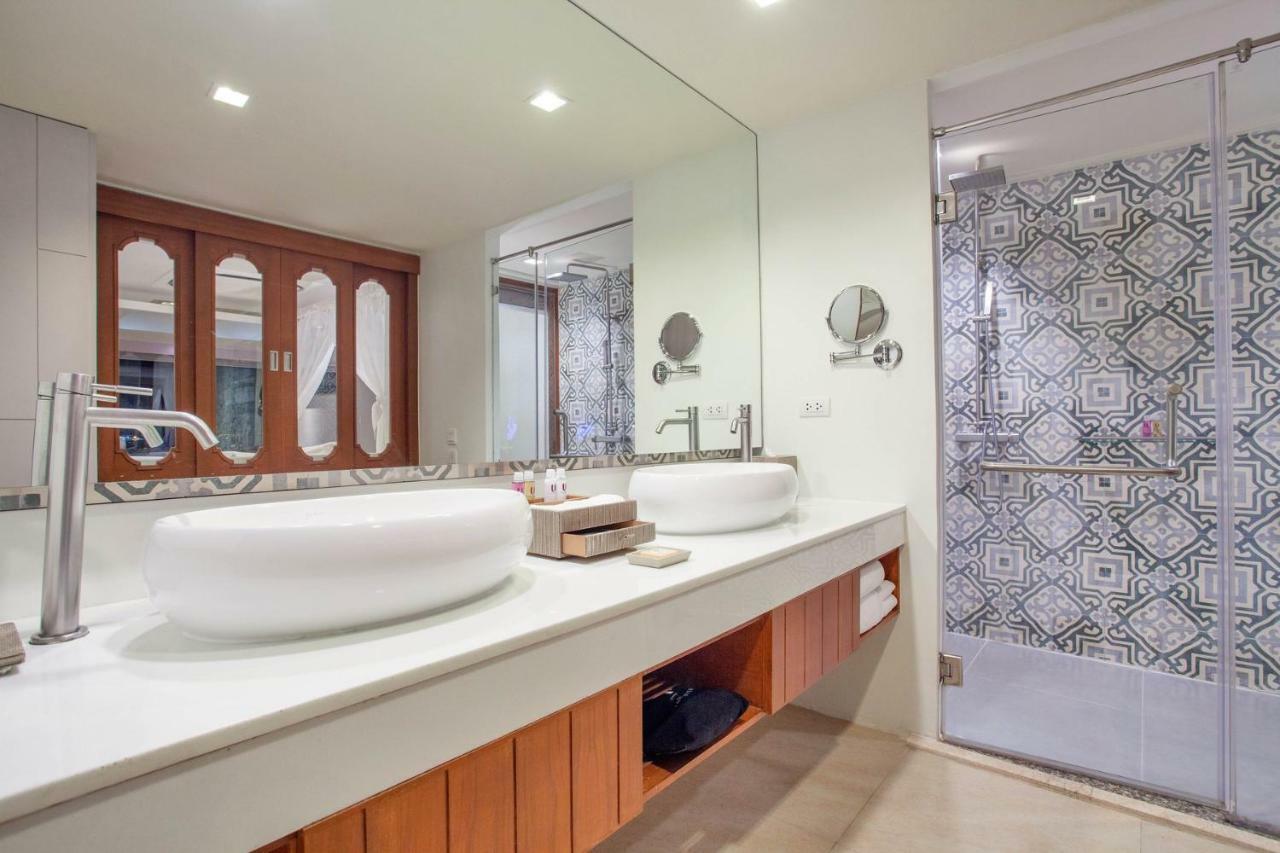King Suite with Sea View and Pool Access, Non-Smoking