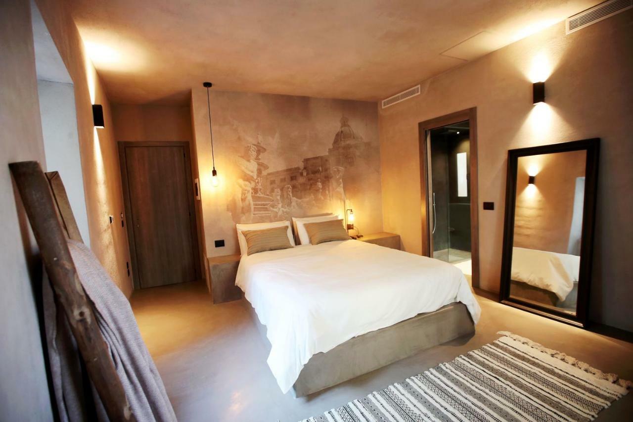 Deluxe Suite with Spa Bath