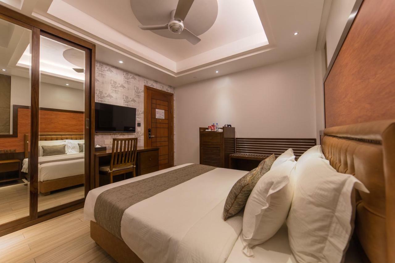 Deluxe Double Room (Free Return Airport Transfer)