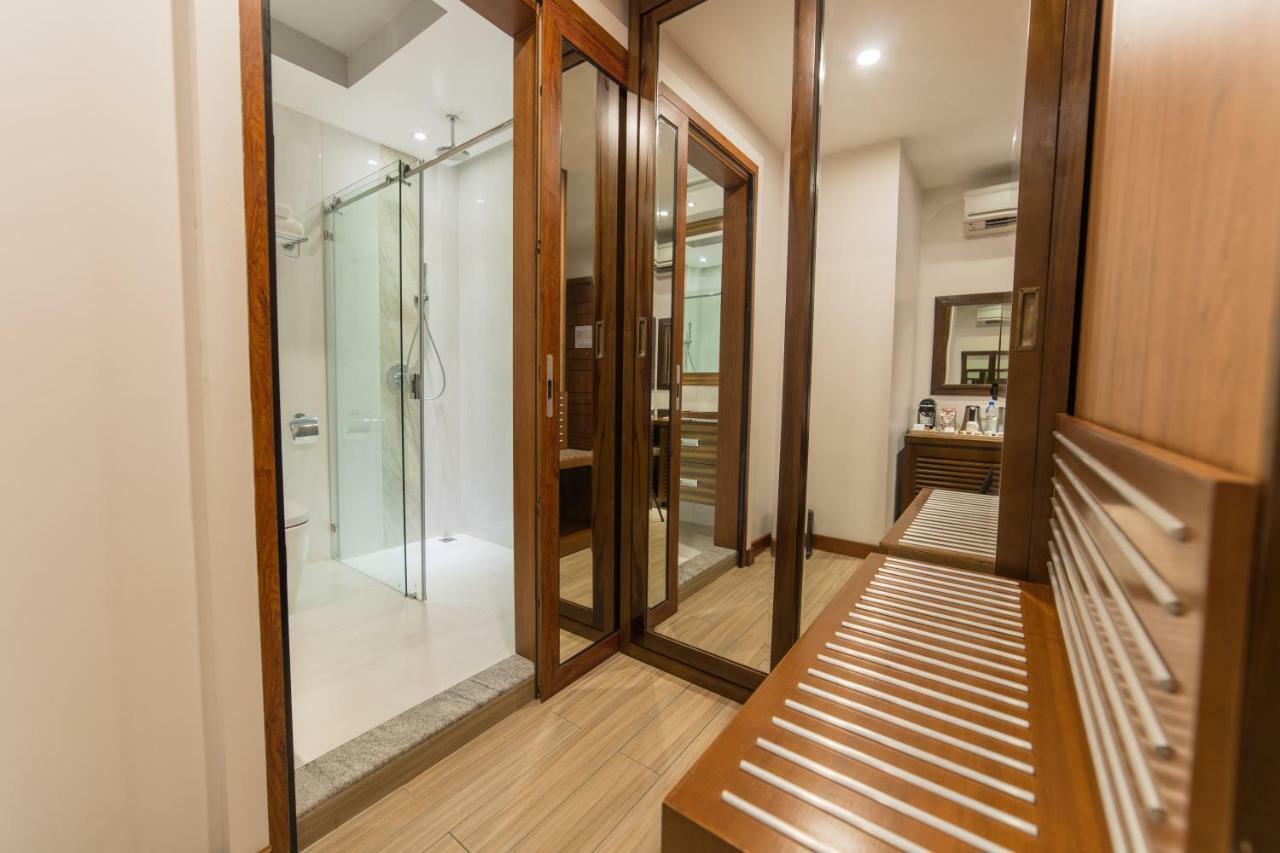 Executive Suite with Balcony (Free Return Airport Transfer)