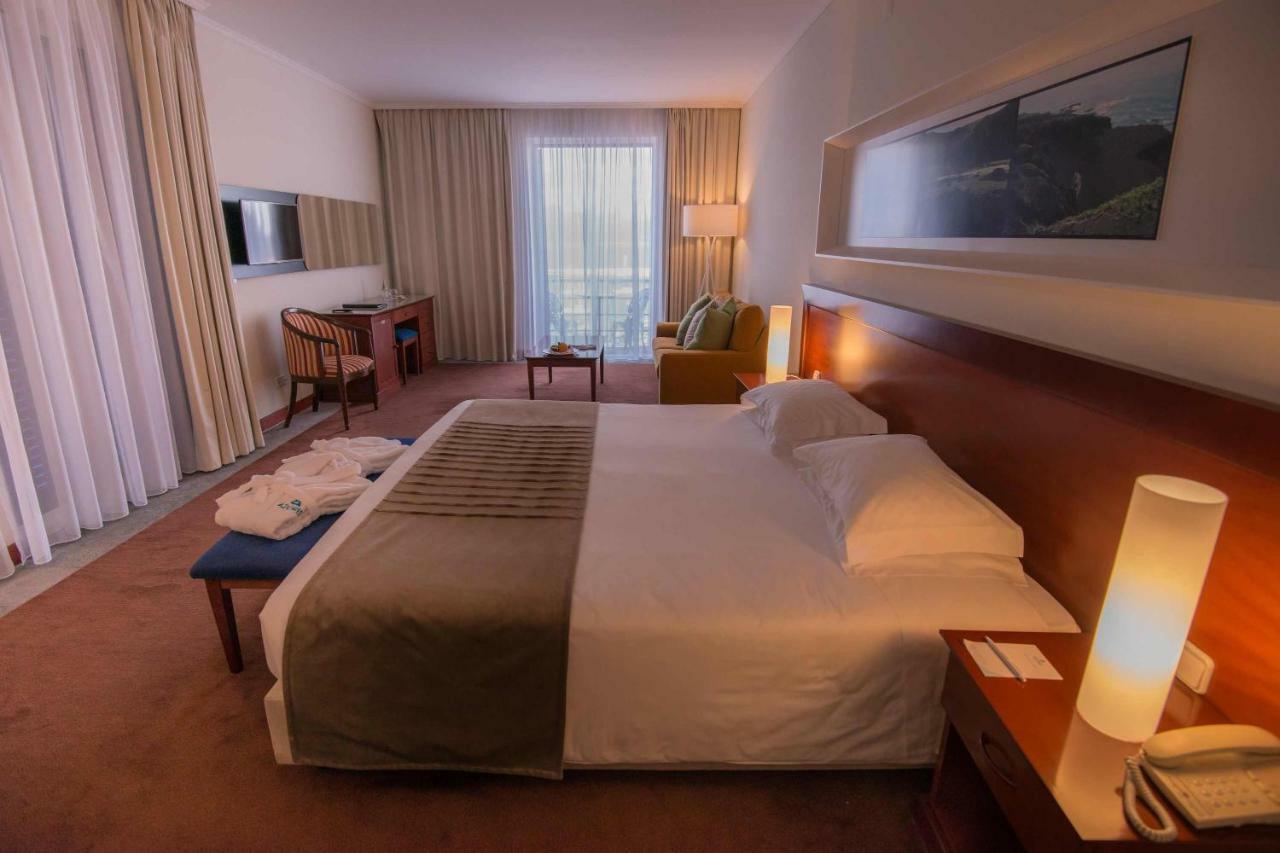 Deluxe Double Room with Balcony and Sea View