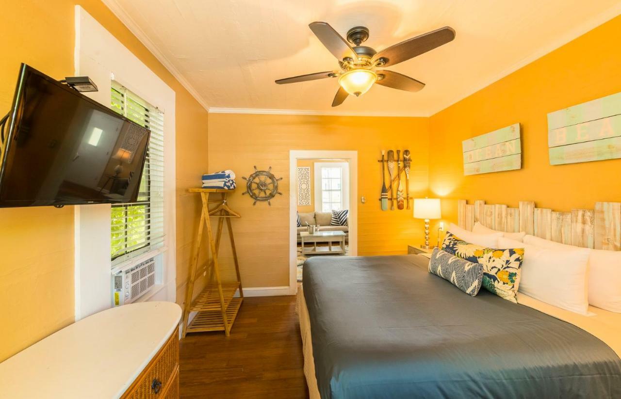 Deluxe One Bedroom Villa with Private Deck