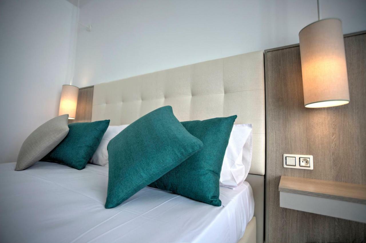 Double or Twin Room with Sea View