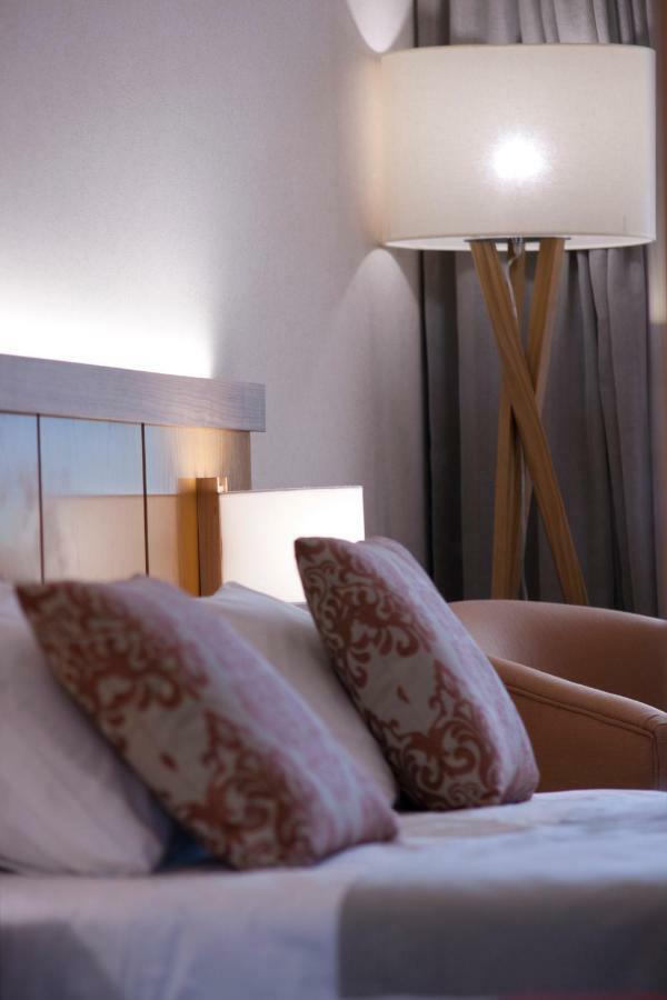 Deluxe Double Room with Balcony and Sea View