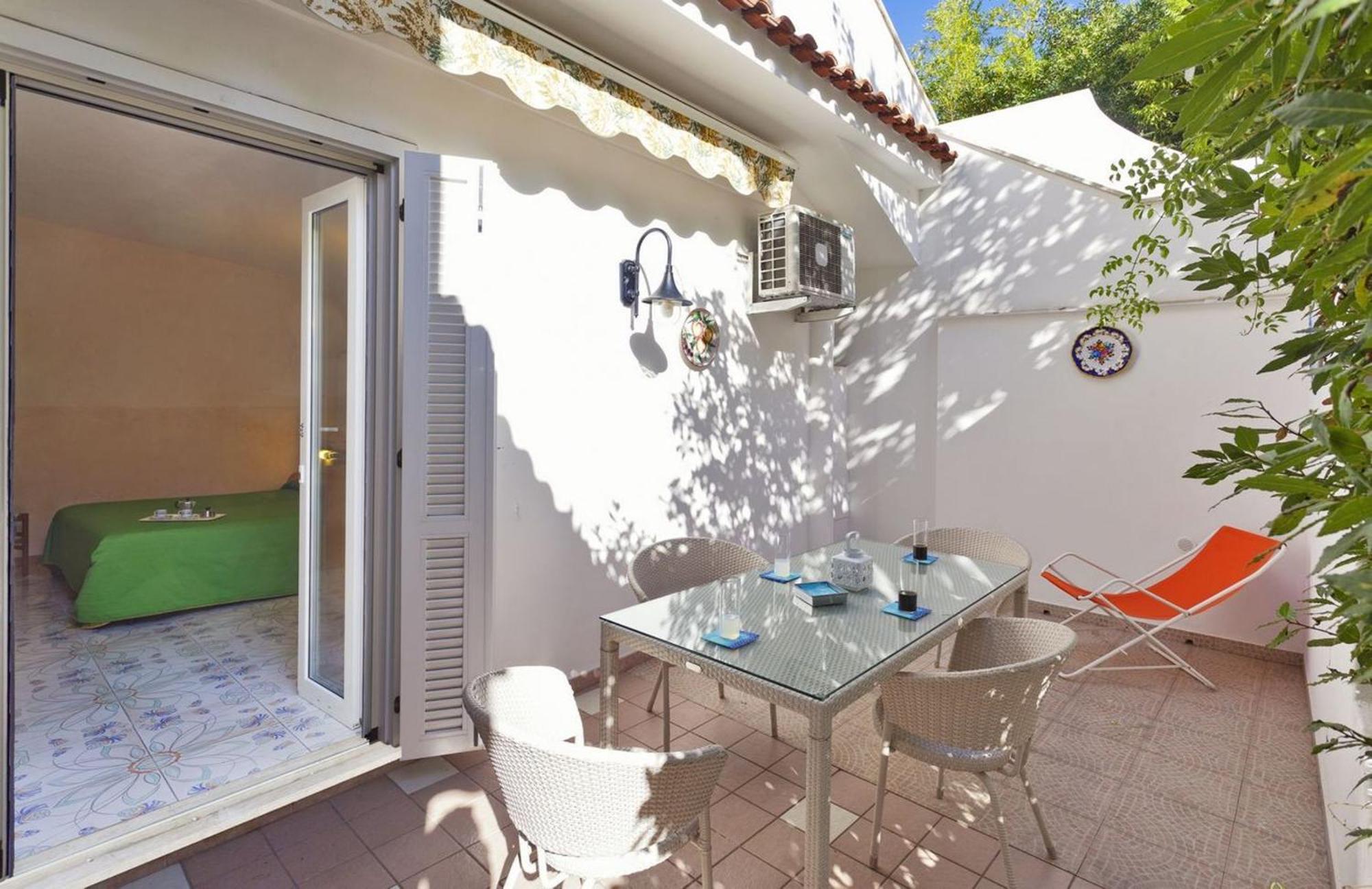 One-Bedroom Apartment with Garden View