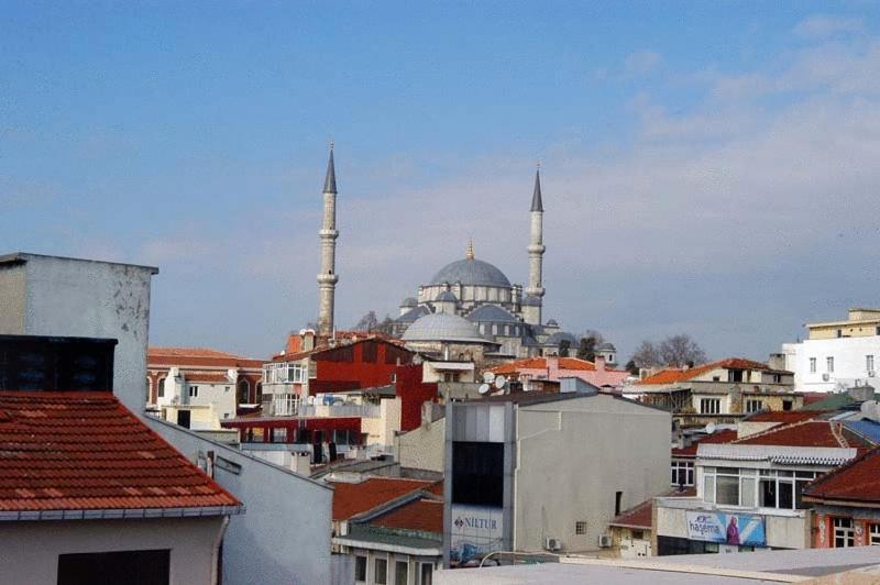Triple Room with City View