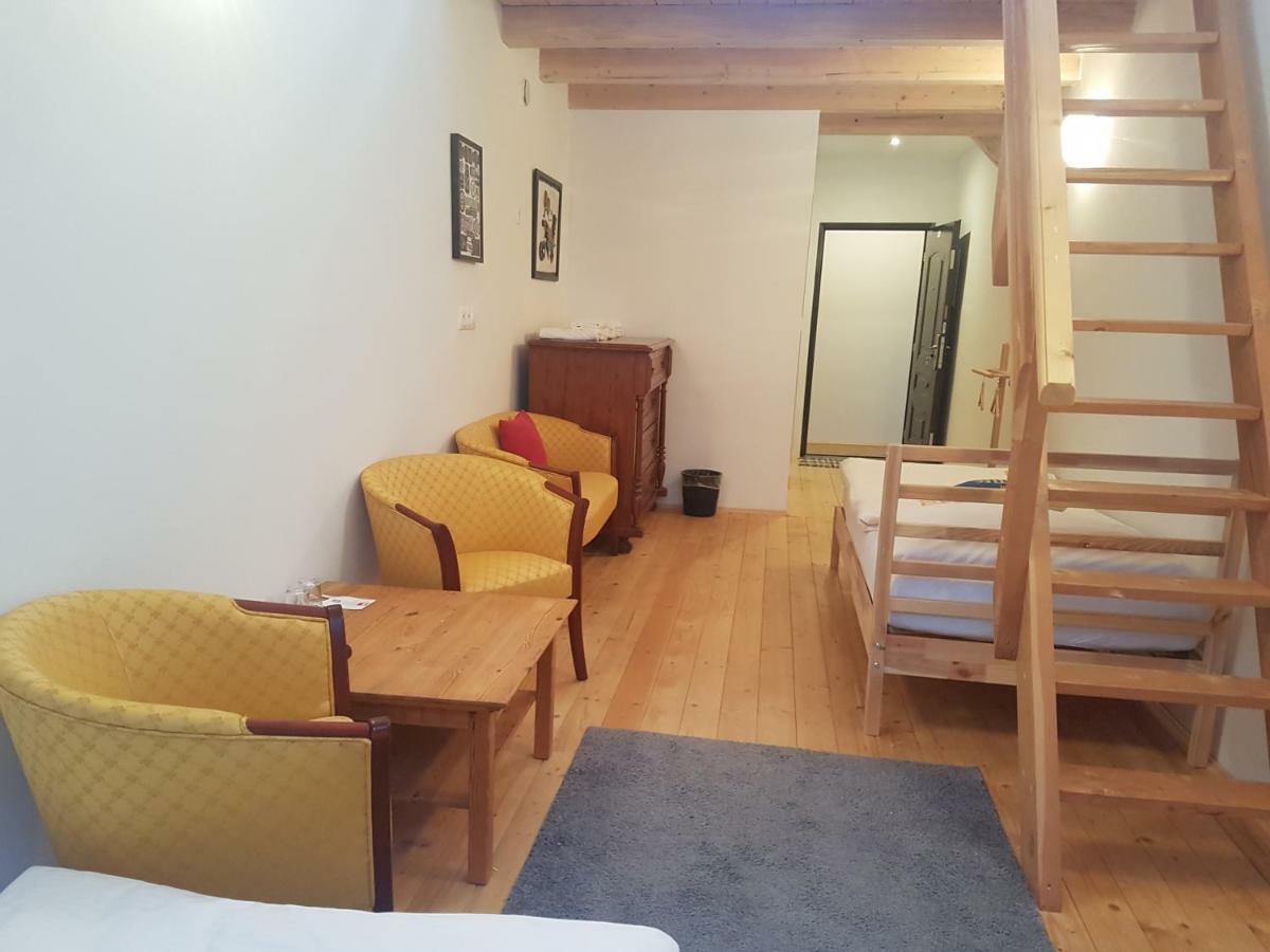 Studio - Split Level