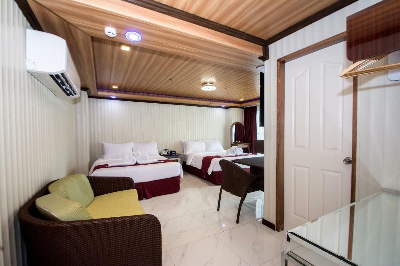 Main Bldg - Premier Suite with Partial Sea View