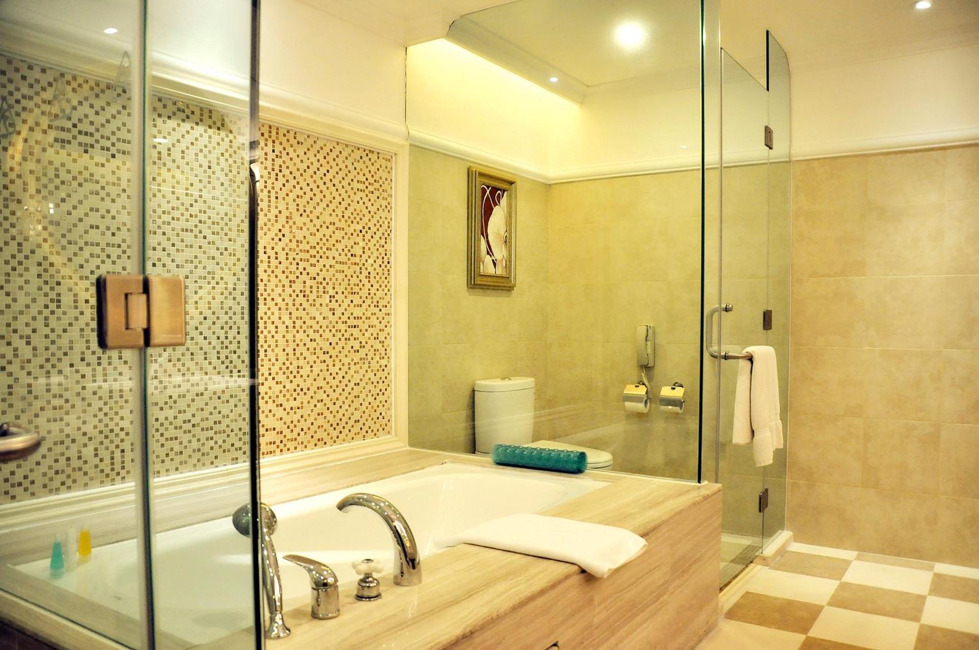 Suite with Garden View