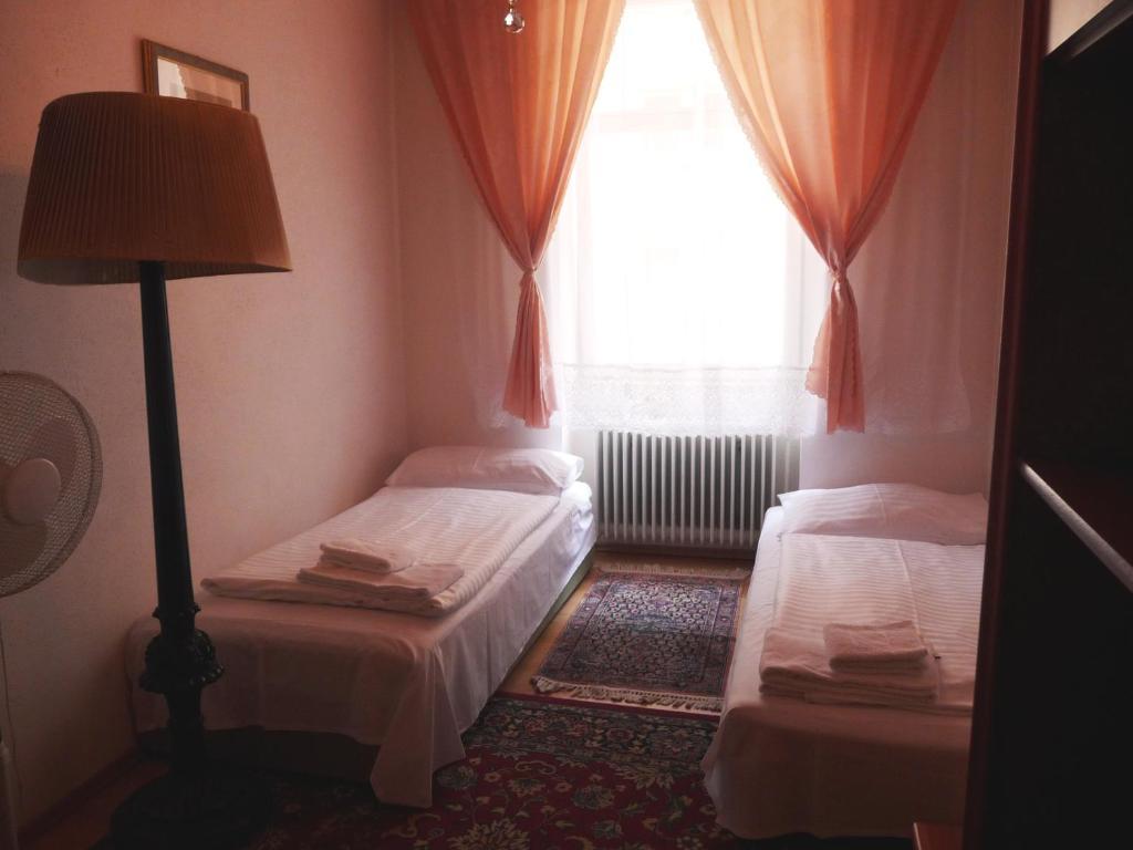 Apartment (4 Adults)