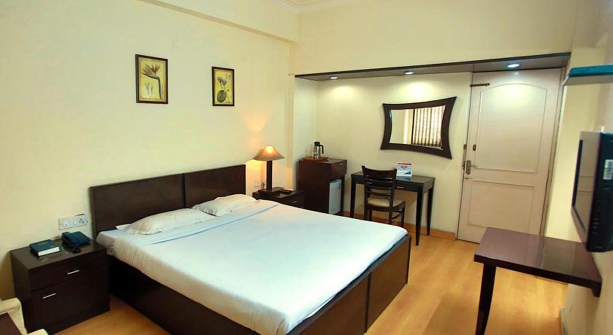 Deluxe Double Room with Breakfast and Dinner