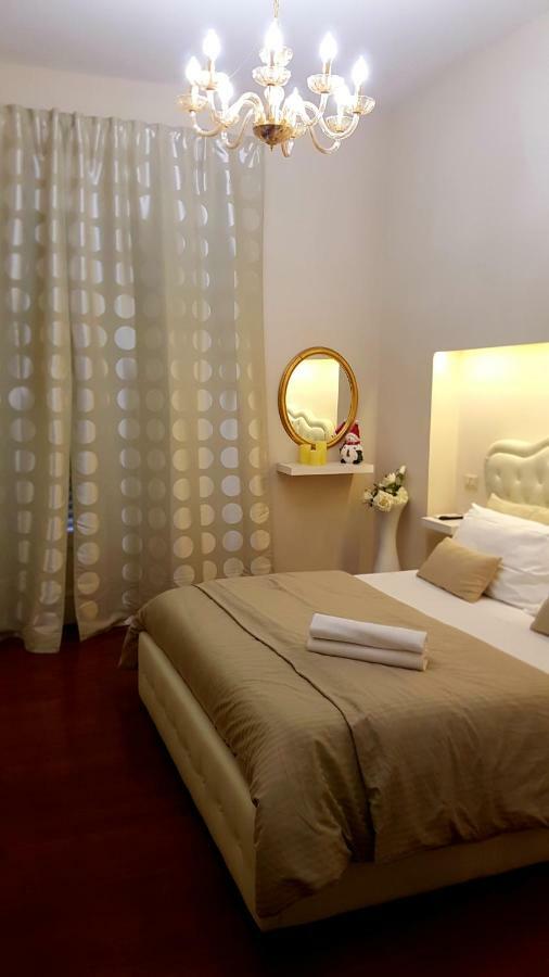Queen Room with Garden View