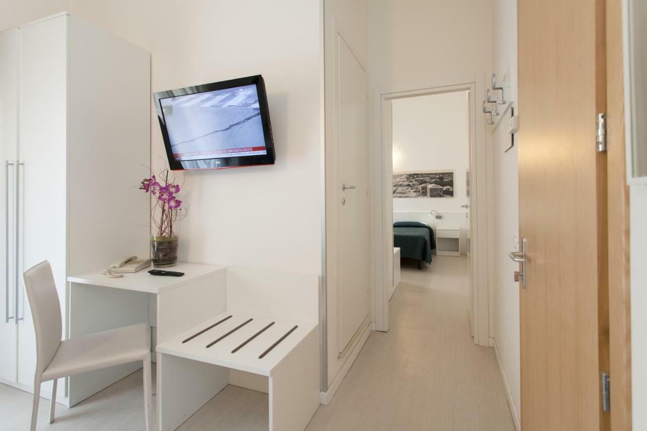 Family Room (2 Adults + 2 Children)