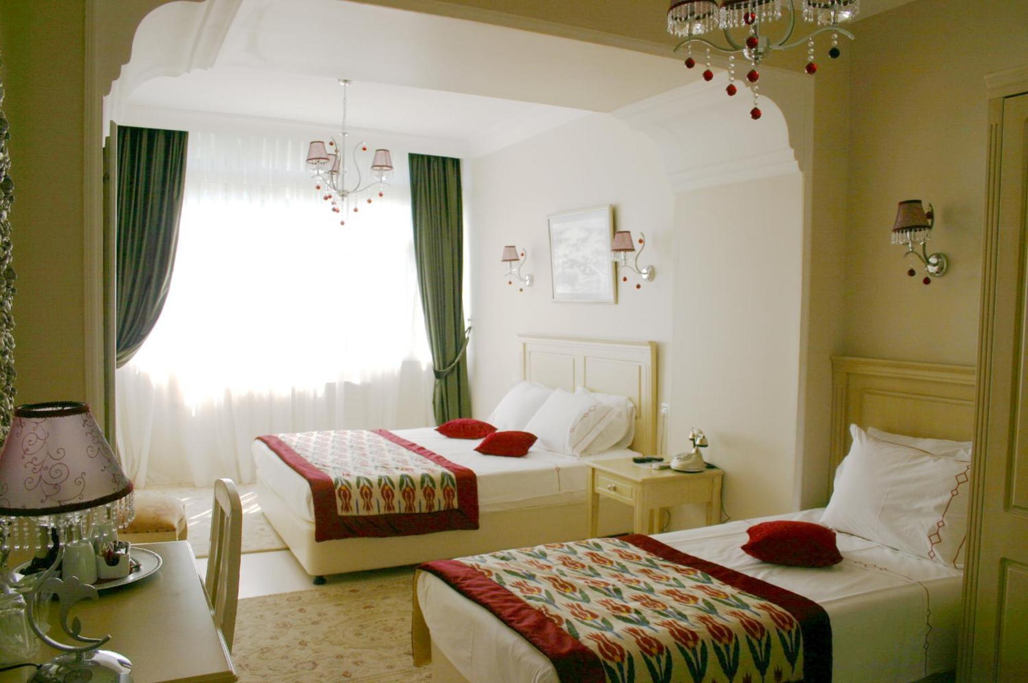 Triple Room with City View