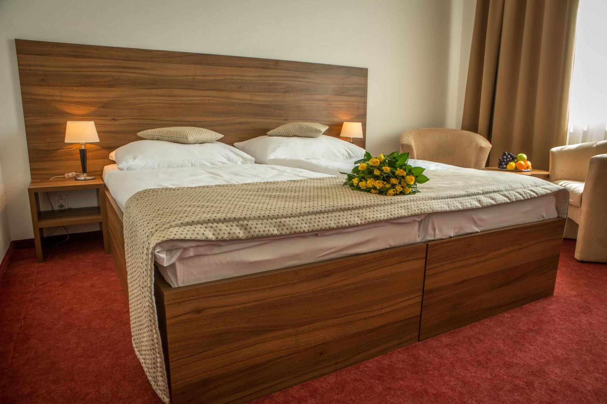 Deluxe Double Room with Free Mini-bar - Refilled Daily