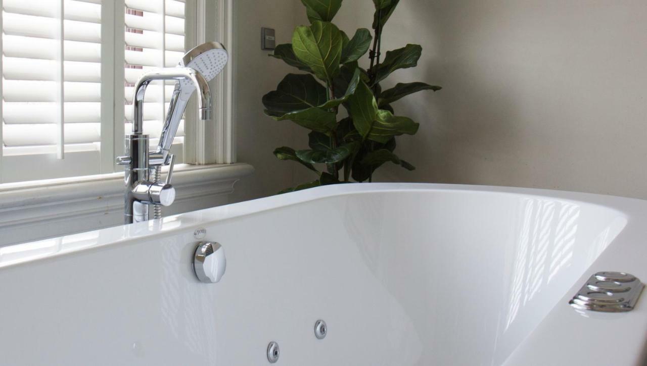 Suite with Hot Tub