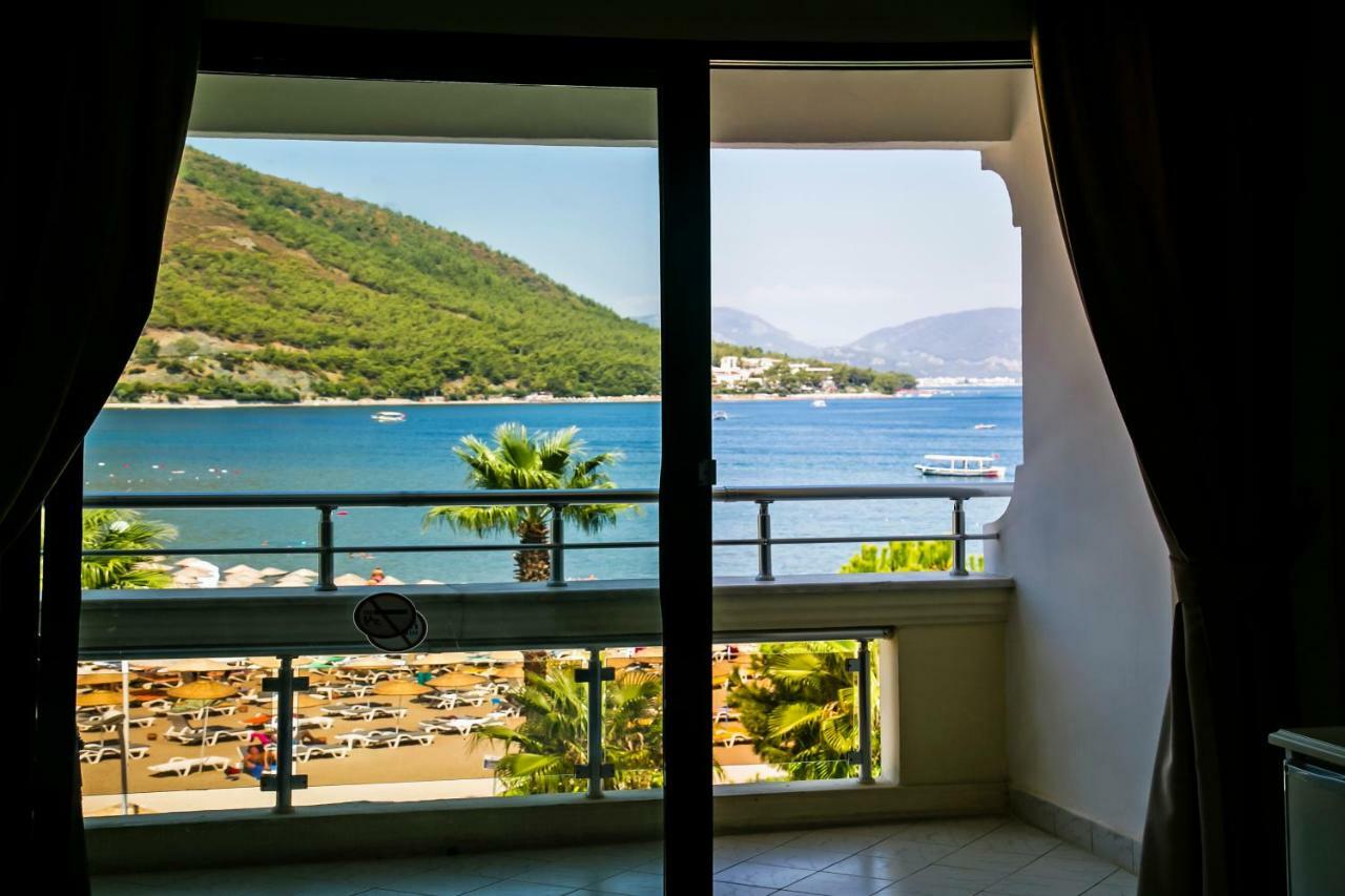 Triple Room with Sea View
