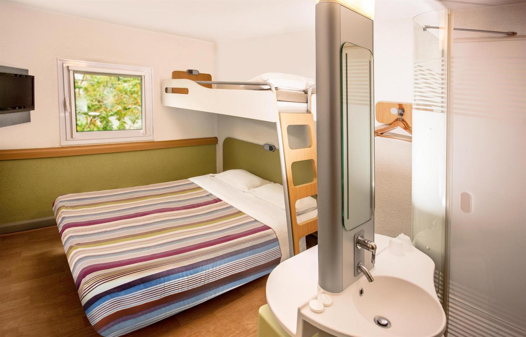 Standard Triple Room (Nonsmoking)
