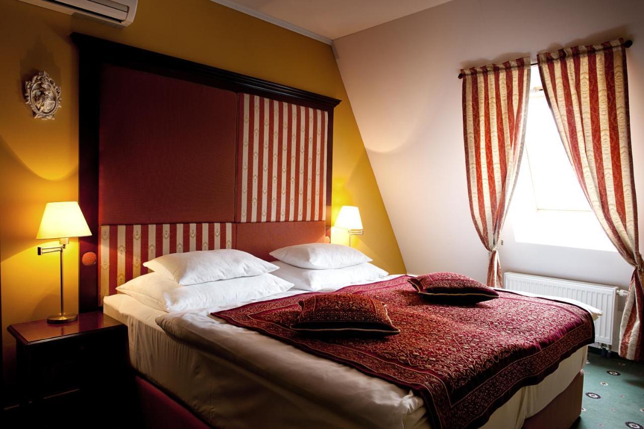 Two-Bedroom Apartment (4 Adults)