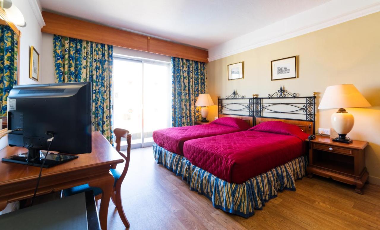 Twin Room with Pool View
