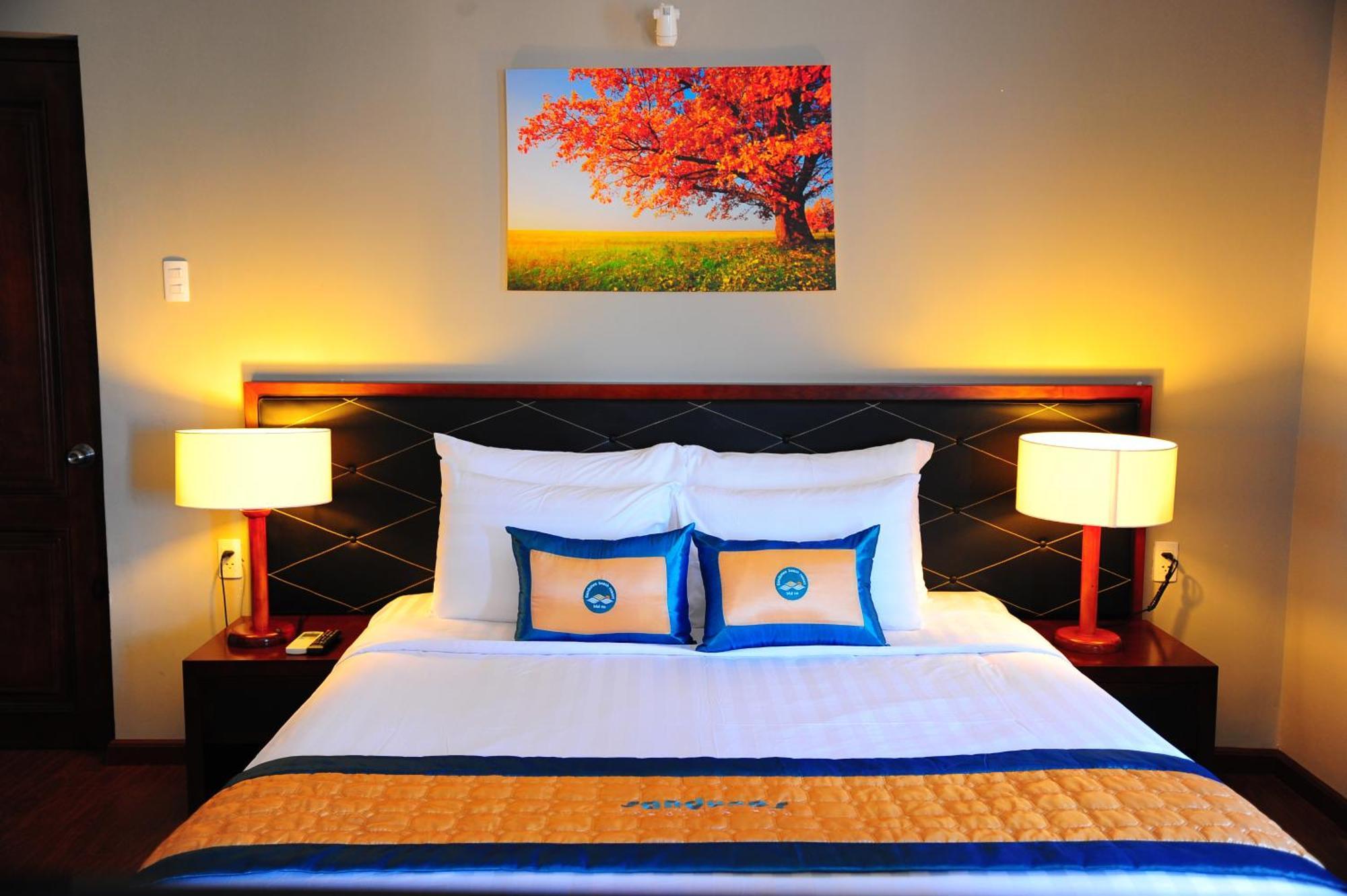 Grand Deluxe Double or Twin Room with Ocean View