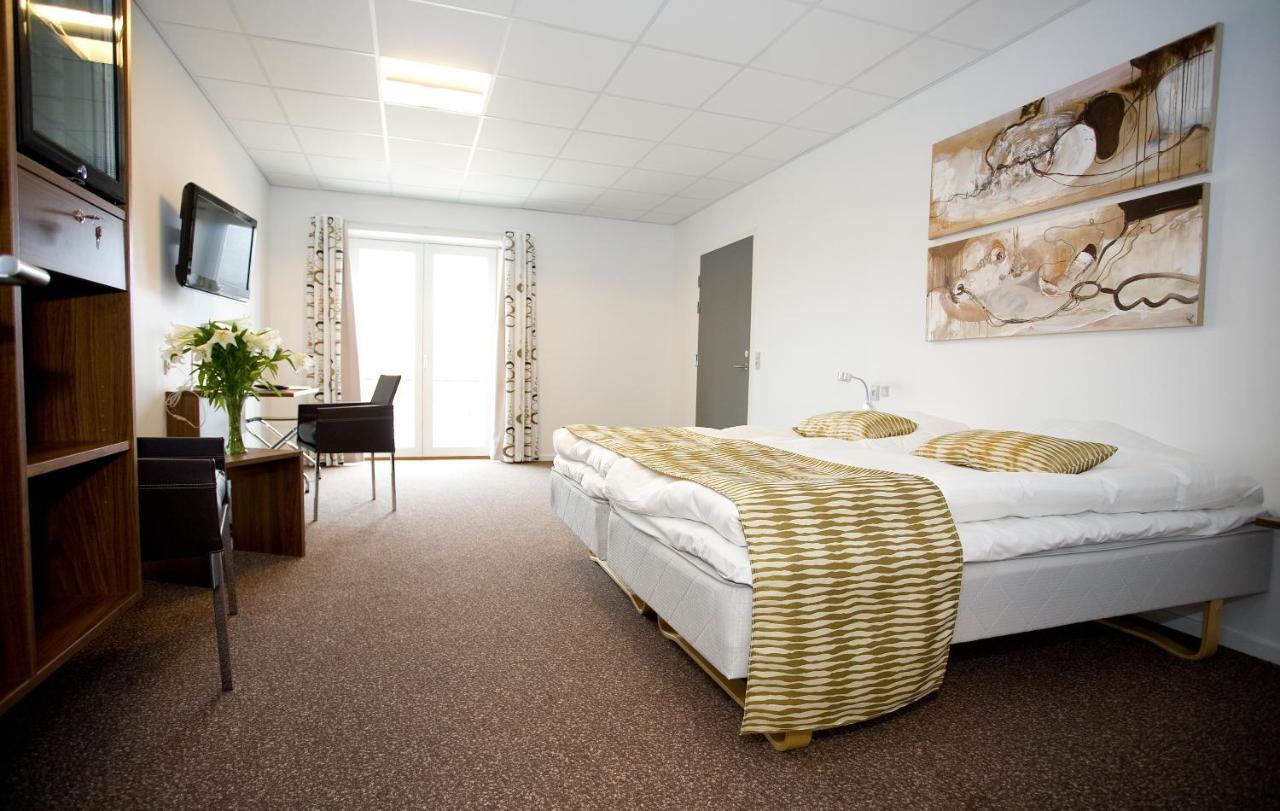 Family Room (2 Adults + 2 Children)