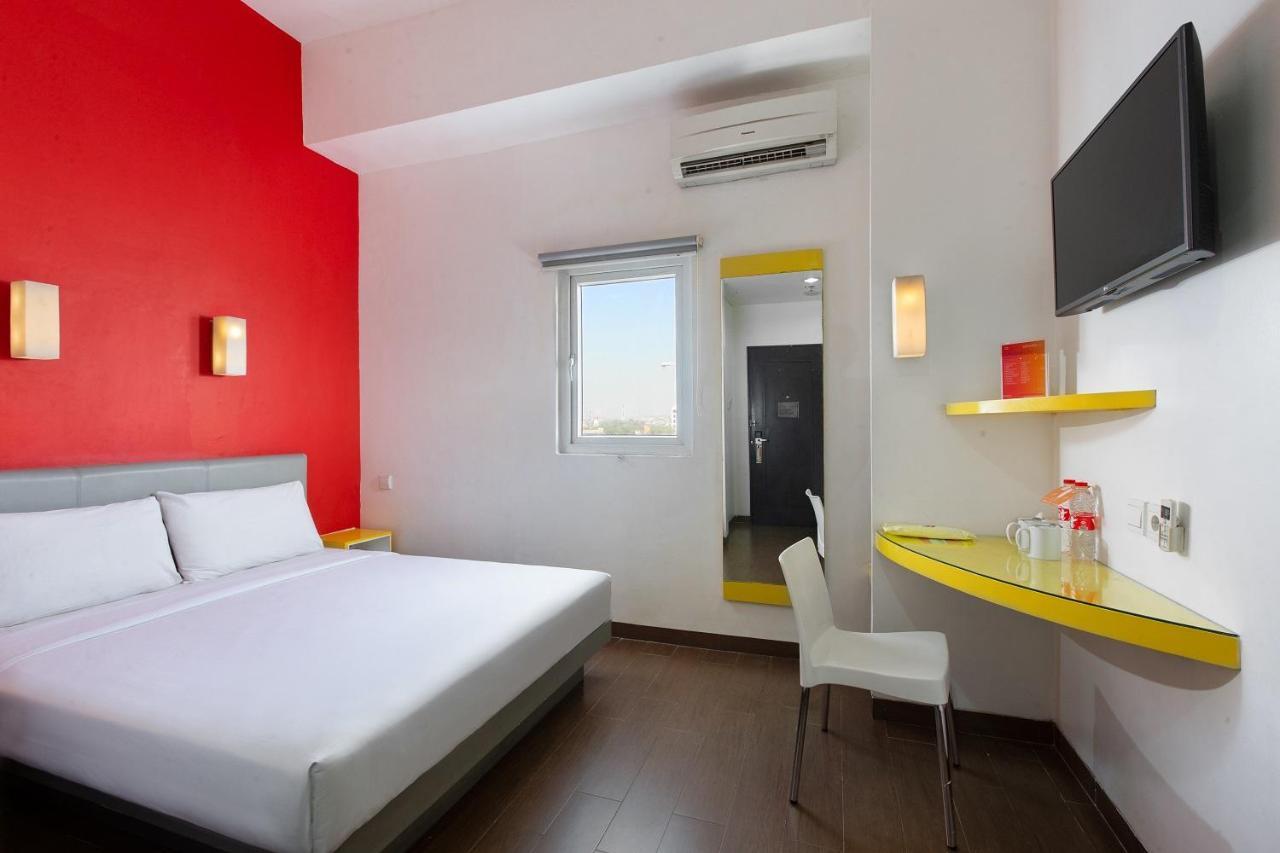 Smart Queen Room