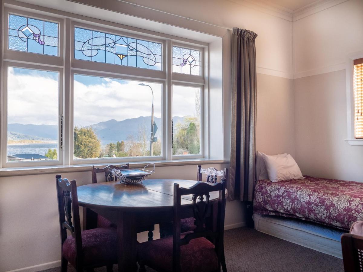 Lakeview One Bedroom Suite