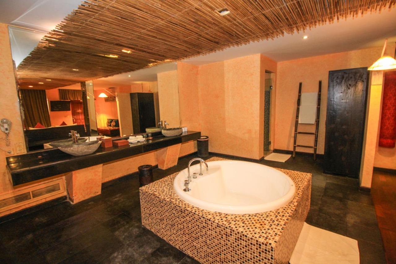 Deluxe Suite with Free Voucher Rafting in Ubud