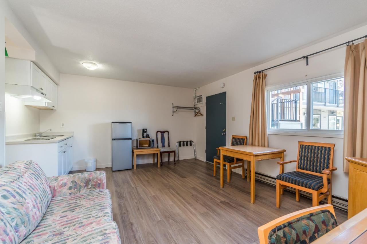 Deluxe Family Suite