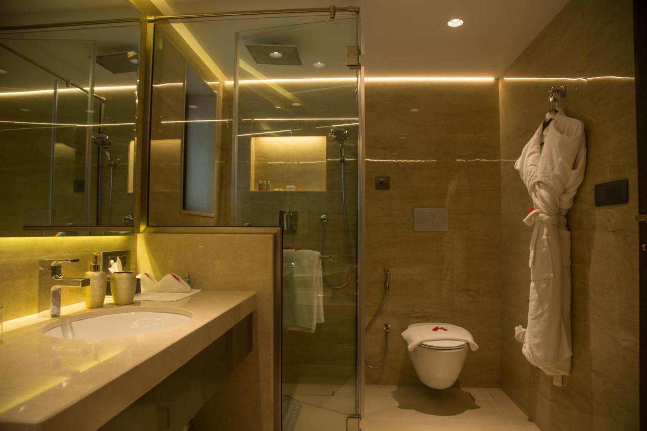 Lake View Suite with Complimentary Activities