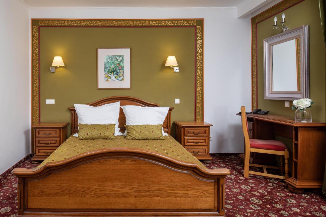 Deluxe Triple Room with Balcony