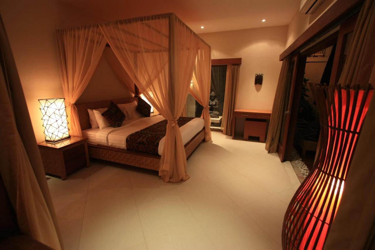 Two-Bedroom Villa with Private Pool and Free Floating Breakfast