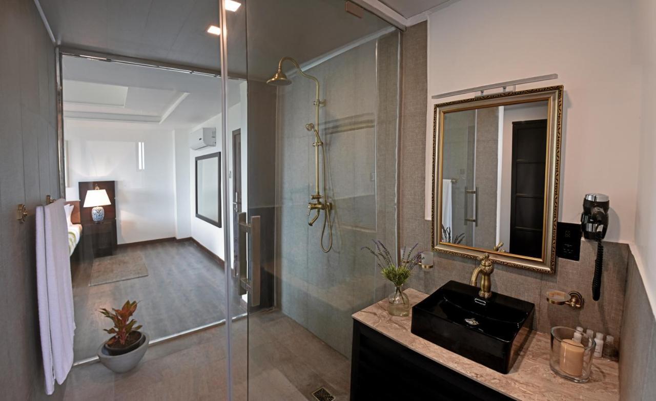 Master Suite with Panoramic Mountain View & Balcony