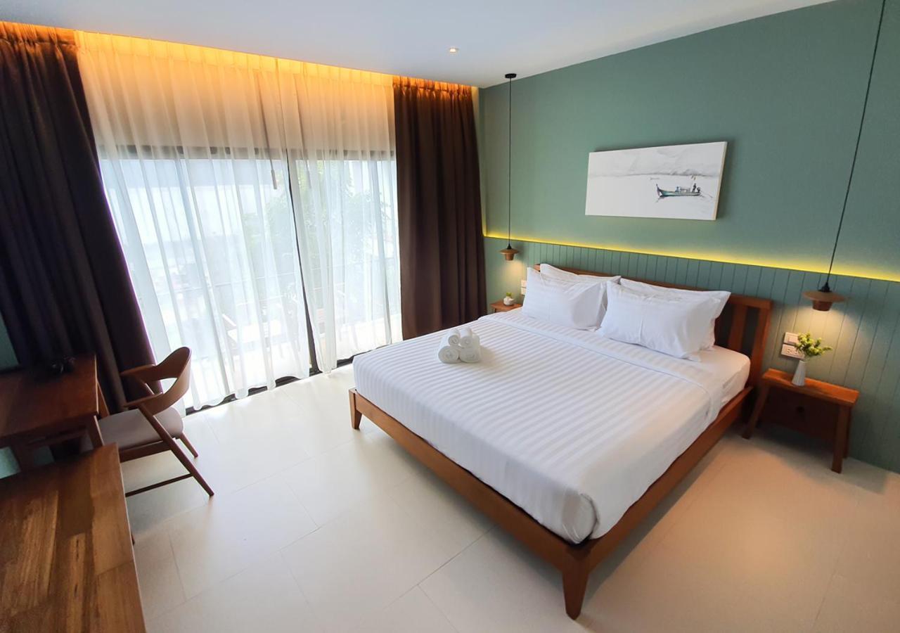 Studio Double Bed Room
