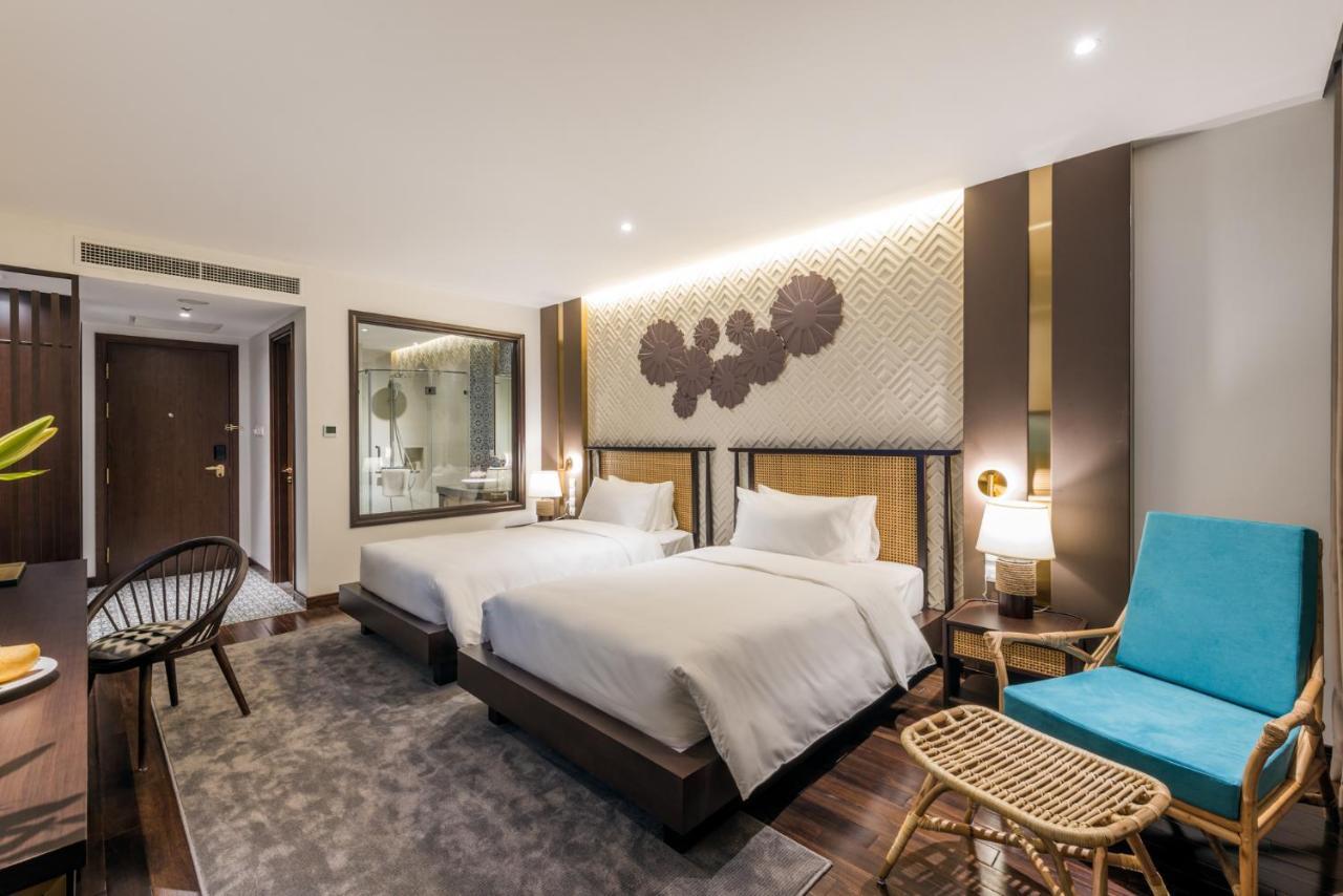 Deluxe Twin Room with Balcony and Mountain View