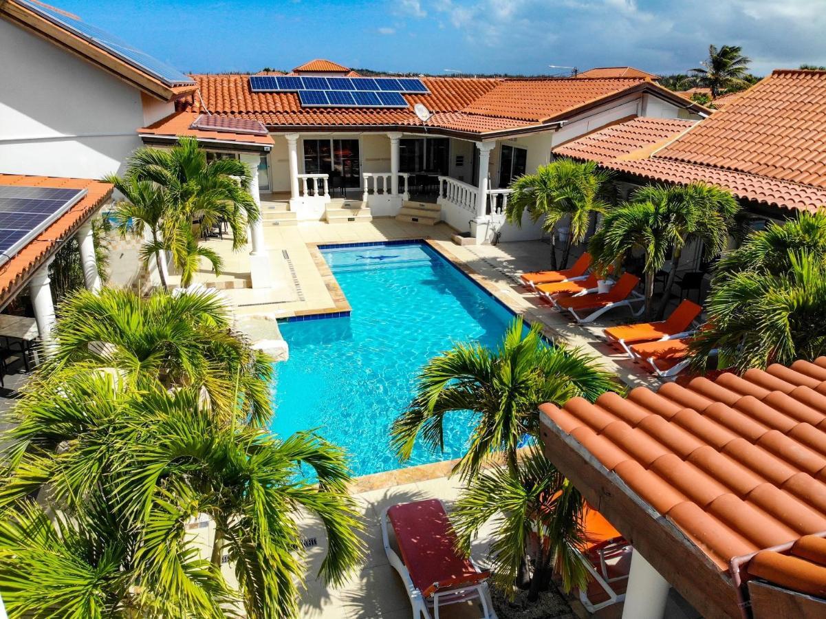 Pool Suite with Private Garden Hot Tub XXL 3