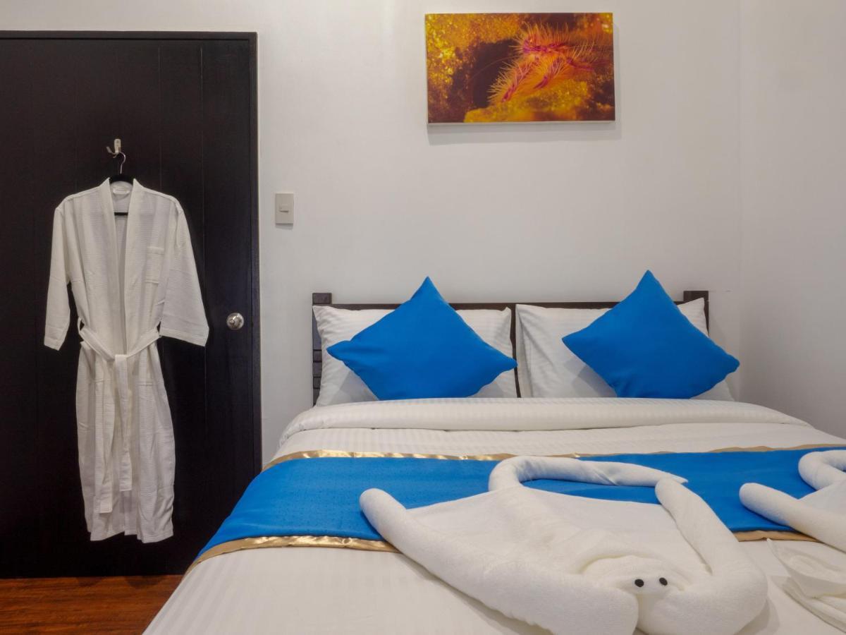 Deluxe Double Room with Balcony and Sea View